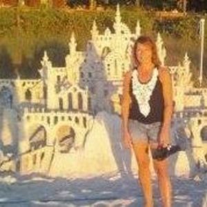 Meet your Posher, Damiana